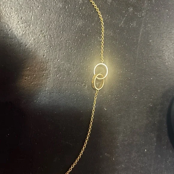 Cartier Gold Interlocking Rings Bracelet with Delicate Chain - Picture 6 of 12